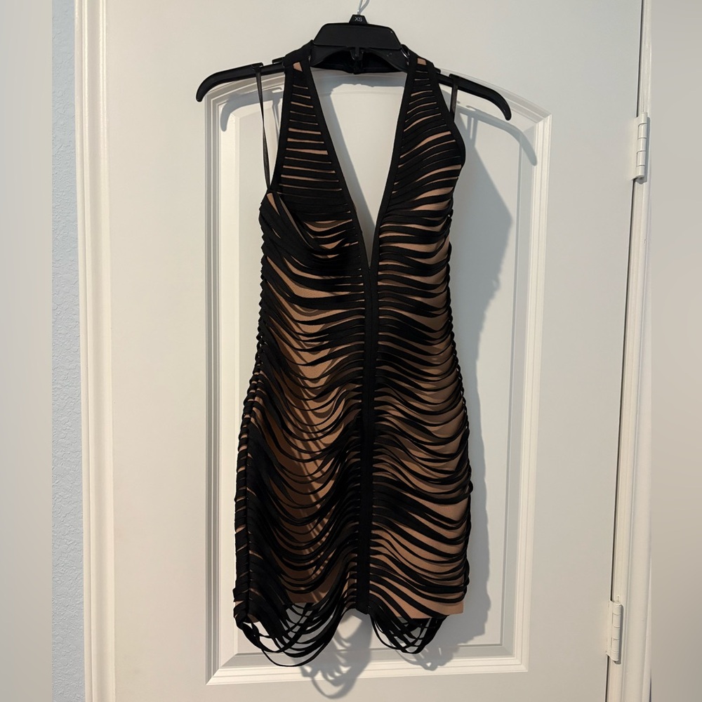 Elliatt Stella Mini Dress - Picture 8 of 8